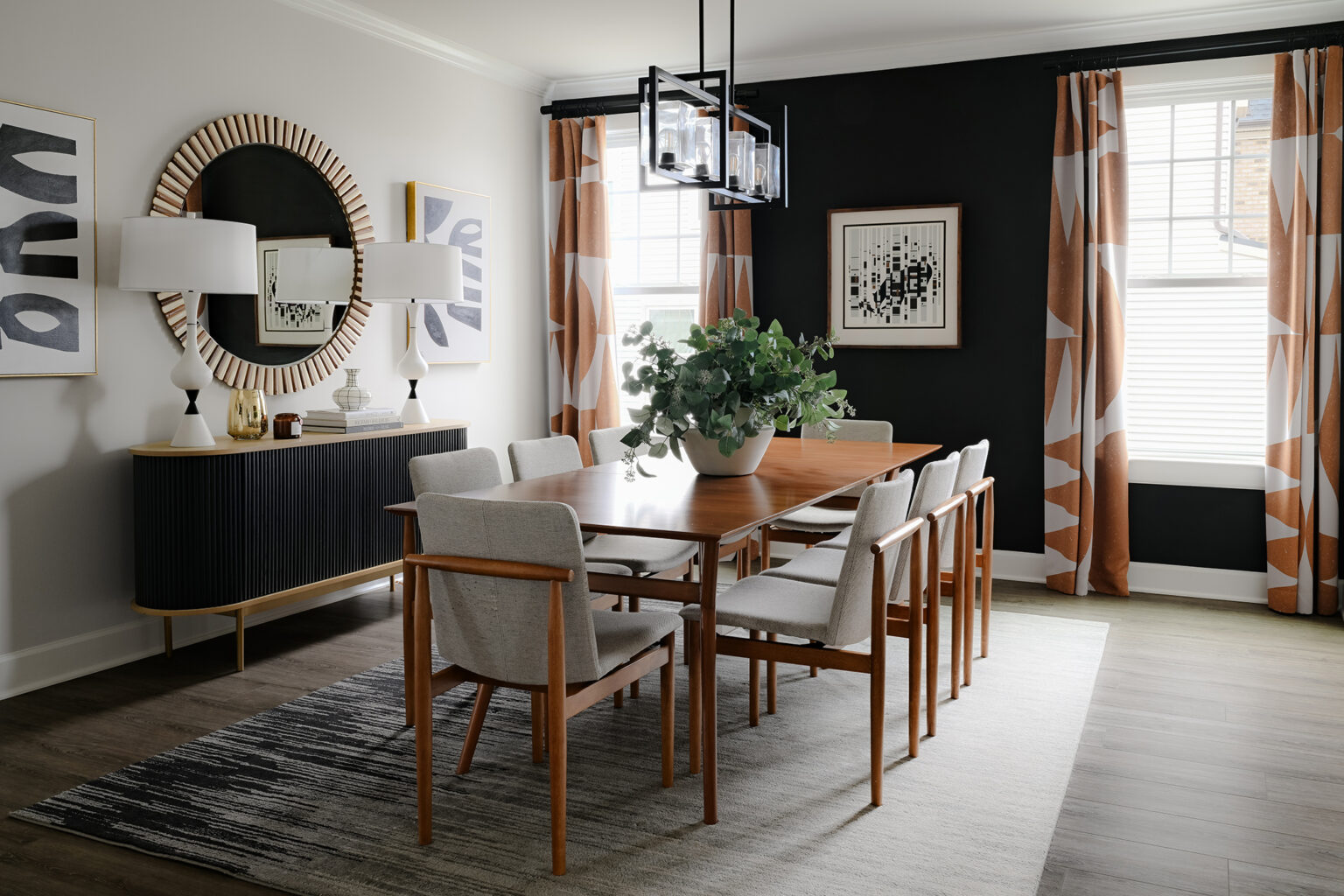 Neutral dining room with feature wall